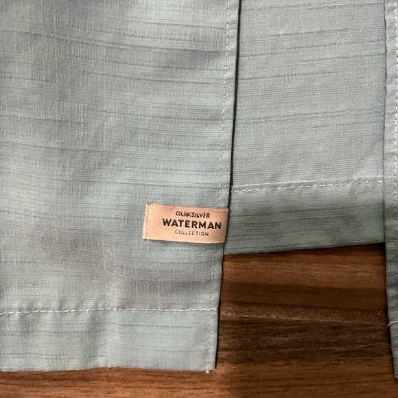 Blue Quicksilver Waterman Collection Button up Size medium (fits like a large) - Picture 4 of 5